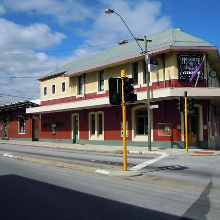 Moondyne Joe'S Hotel Fremantle Eksteriør billede